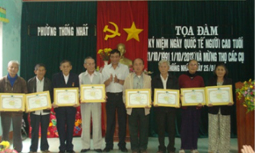 Đảng bộ phường Thống Nhất (TP. Plei Ku) coi trọng công tác xây dựng đảng